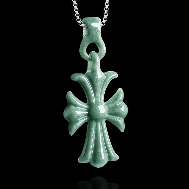 Woman Accessory - Collier pendentif croix en jadéite birmane