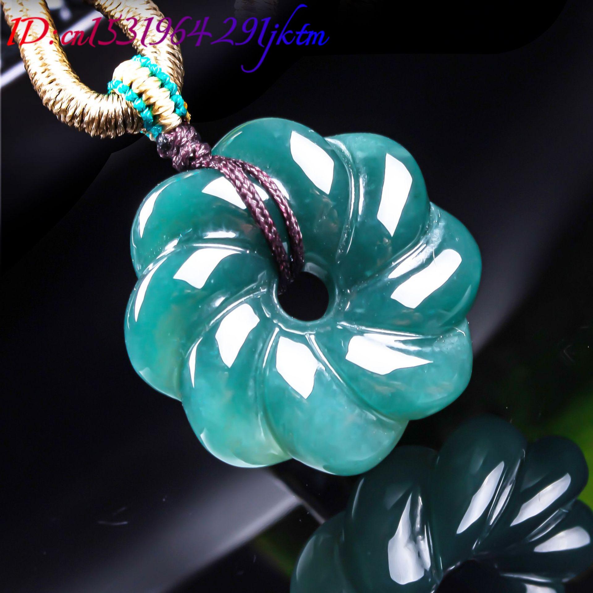 Collier avec pendentif en jade - Woman Accessory avis et prix