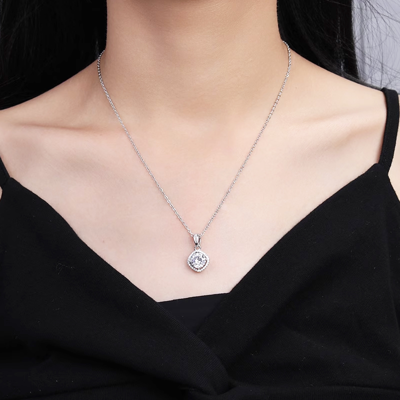 Collier en moissanite ronde de - Charm Necklace Dainty avis et prix