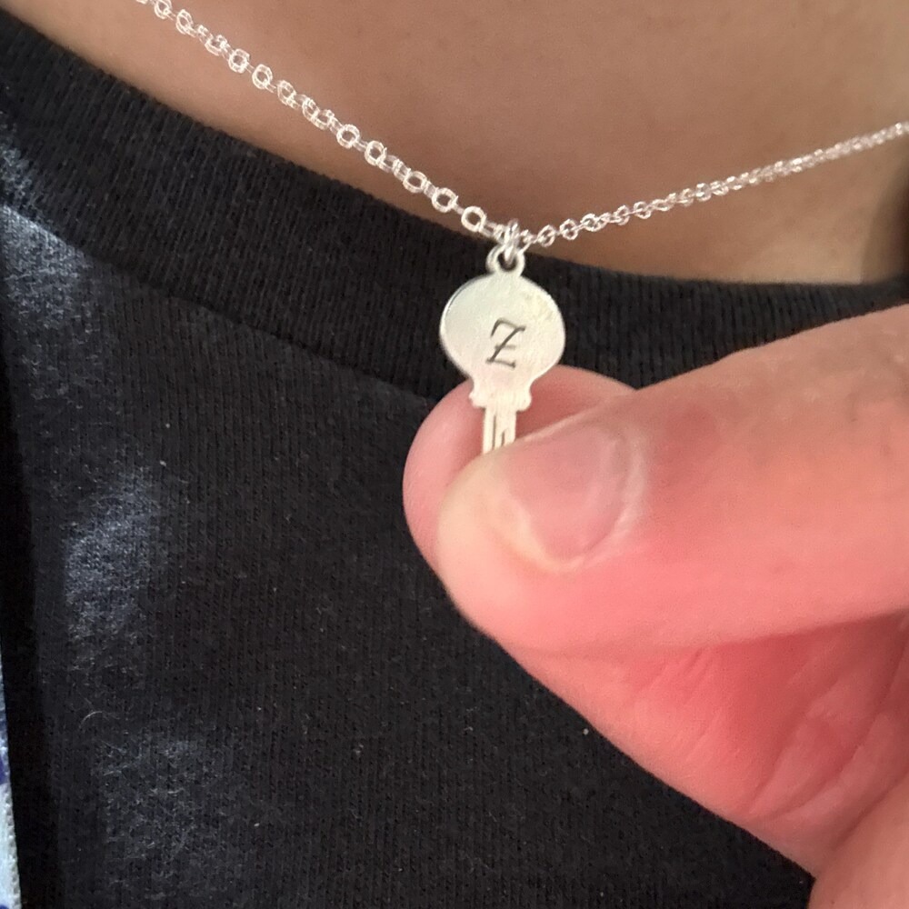 Collier personnalisé délicat e - Charm Necklace Dainty avis et prix