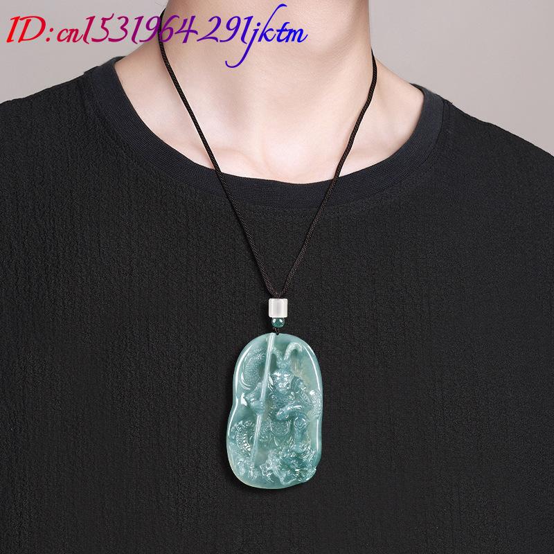 Collier pendentif Roi Singe en - Woman Accessory avis et prix